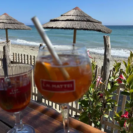 Hébergement de vacances 1 Minute Du Bord De Jardin Clim Wifi Santa-Lucia-di-Moriani