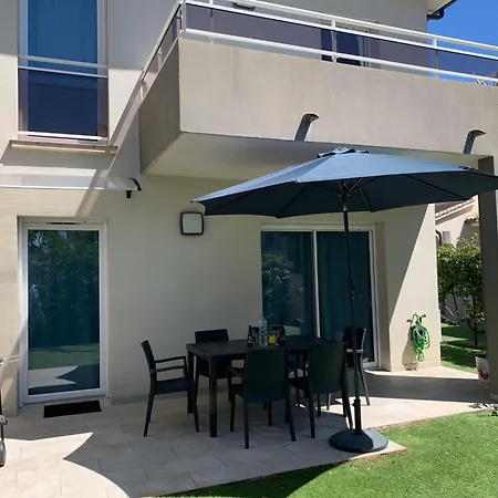 Hébergement de vacances 1 Minute Du Bord De Jardin Clim Wifi Santa-Lucia-di-Moriani